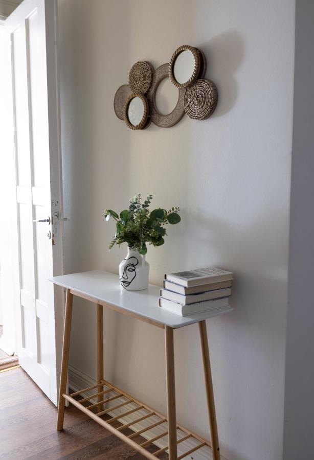 2Ndhomes City Center 2Br Apartment By The Finnish National Theatre With Balcony And Park View Helsinki Dış mekan fotoğraf